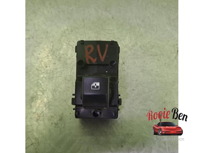 Usados Interruptor de ventanilla eléctrica Kia Xceed 1.0 T-GDi 12V Precio € 10,00 Norma de margen ofrecido por Rooie Ben autodemontage