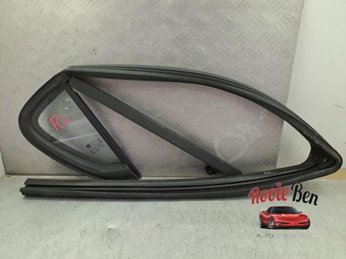 Usados Ventanilla triangular derecha detrás Opel Karl 1.0 12V Precio € 50,00 Norma de margen ofrecido por Rooie Ben autodemontage