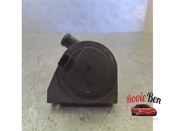 Usagé Pompe à eau Skoda Fabia III Combi (NJ5) 1.0 TSI 12V Prix sur demande proposé par Rooie Ben autodemontage