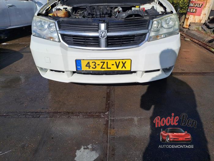 Usados Parachoques Dodge Avenger (JS) 2.4 16V Precio € 150,00 Norma de margen ofrecido por Rooie Ben autodemontage