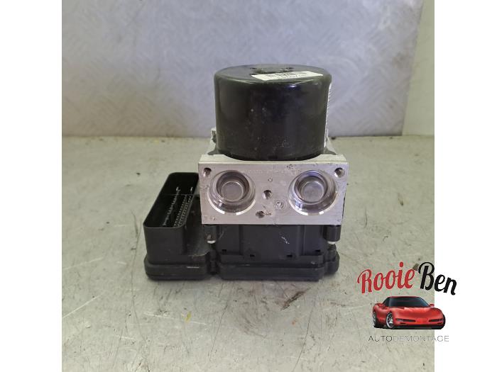 Begagnade ABS-pump Volvo V40 (MV) 2.0 D3 16V Pris € 100,00 Marginaltabell erbjuds av Rooie Ben autodemontage