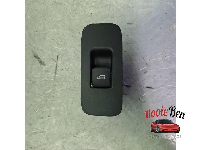 Usados Interruptor de ventanilla eléctrica Volvo V40 (MV) 2.0 D3 16V Precio € 15,00 Norma de margen ofrecido por Rooie Ben autodemontage