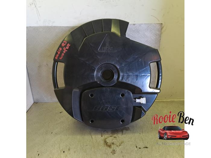 Używane Subwoofer Audi Q3 (8UB/8UG) 2.0 16V TFSI Quattro Cena € 100,00 Procedura marży oferowane przez Rooie Ben autodemontage