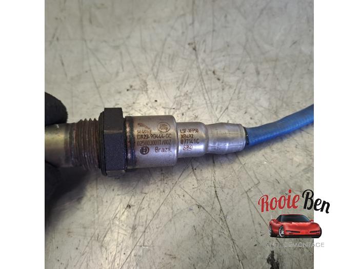 Lambda probe from a Jaguar XF (X260) 2.0 P250 Turbo 16V 2021