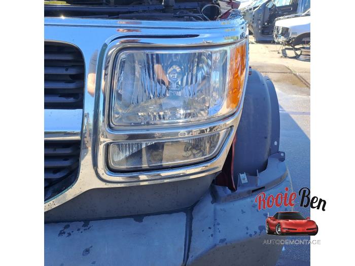 Używane Reflektor lewy Dodge Nitro 3.7 STX V6 4x4 Autom. Cena € 75,00 Procedura marży oferowane przez Rooie Ben autodemontage