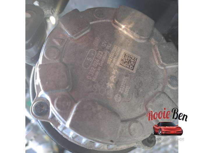 Begagnade Vattenpump Peugeot 208 II (UB/UH/UP) e-208 50 kWh Pris på förfrågan erbjuds av Rooie Ben autodemontage