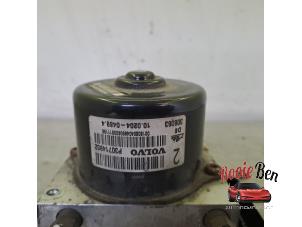 Bloc ABS d'un Volvo XC90 I 2.4 D5 20V 2006