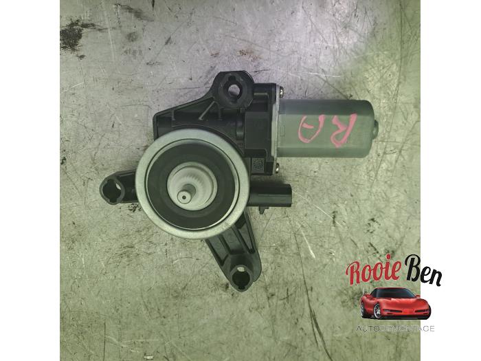 Usados Motor de ventanilla de puerta Dodge 1500 Crew Cab (DS) 5.7 Hemi V8 4x4 Precio € 50,00 Norma de margen ofrecido por Rooie Ben autodemontage