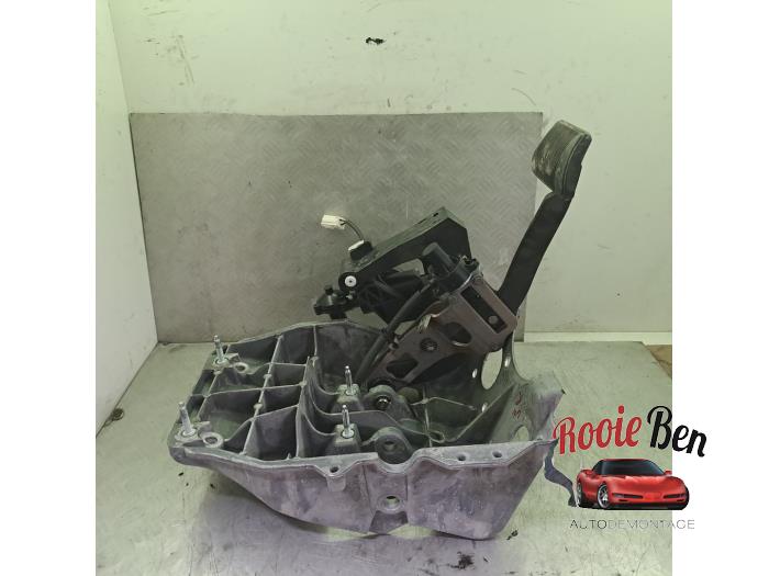 Używane Pedal hamulca Dodge 1500 Crew Cab (DS) 5.7 Hemi V8 4x4 Cena na żądanie oferowane przez Rooie Ben autodemontage
