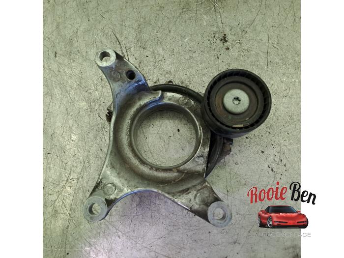 Usados Rodillo tensor correa múltiple Mercedes GLB (247.6) 1.3 GLB-200 Turbo 16V Precio € 15,00 Norma de margen ofrecido por Rooie Ben autodemontage