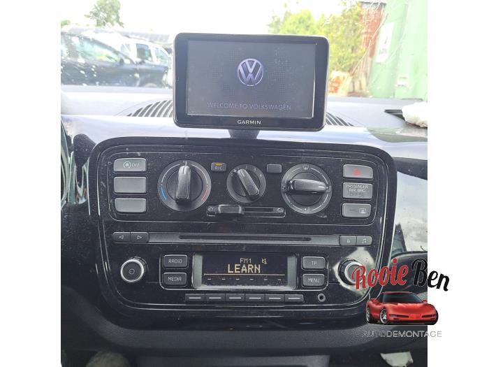 Używane Radio Volkswagen Up! (121) 1.0 12V 60 Cena € 250,00 Procedura marży oferowane przez Rooie Ben autodemontage