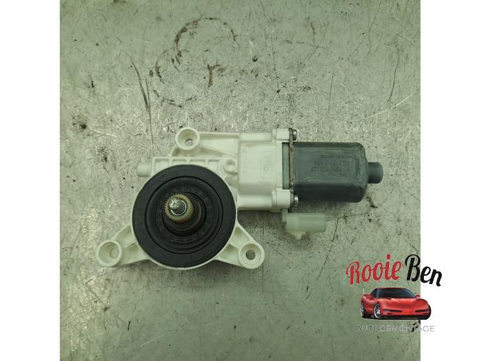 Usados Motor de ventanilla de puerta Dodge Avenger (JS) 2.0 16V Precio € 20,00 Norma de margen ofrecido por Rooie Ben autodemontage