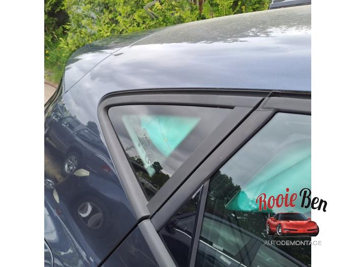 Usados Ventanilla triangular derecha detrás Seat Leon (KLB) 1.0 TSI 12V Precio € 100,00 Norma de margen ofrecido por Rooie Ben autodemontage