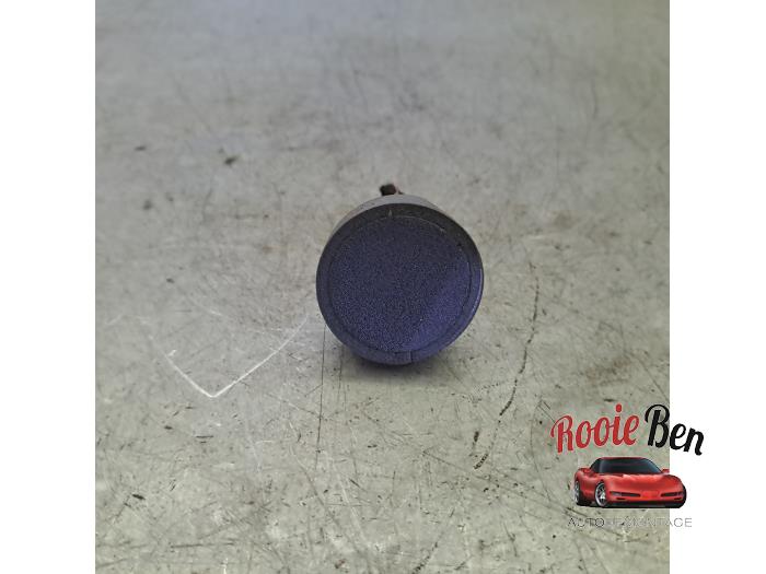 Używane Keyless Entry-Antena Peugeot 208 II (UB/UH/UP) 1.2 Vti 12V PureTech 100 Cena na żądanie oferowane przez Rooie Ben autodemontage