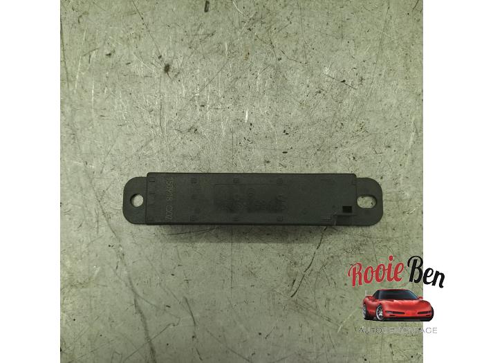 Używane Keyless Entry-Antena Mercedes C Estate (S205) C-350 e 2.0 16V Cena € 10,00 Procedura marży oferowane przez Rooie Ben autodemontage