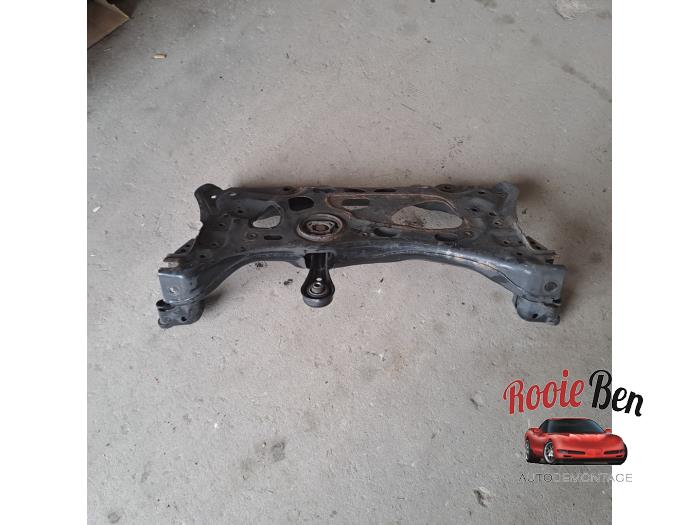 Subframe from a Seat Leon (5FB) 1.6 TDI Ecomotive 16V 2014