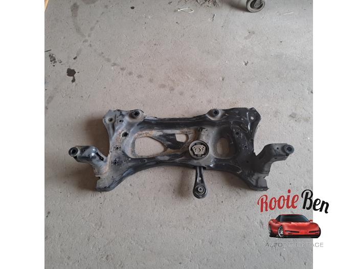 Subframe from a Seat Leon (5FB) 1.6 TDI Ecomotive 16V 2014