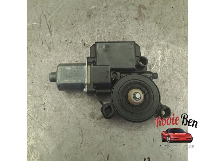 Usados Motor de ventanilla de puerta Volkswagen Polo V (6R) 1.2 TSI Precio € 14,00 Norma de margen ofrecido por Rooie Ben autodemontage