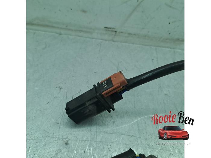 Lambda probe from a Volkswagen Passat Variant (3G5) 1.6 TDI 16V 2017