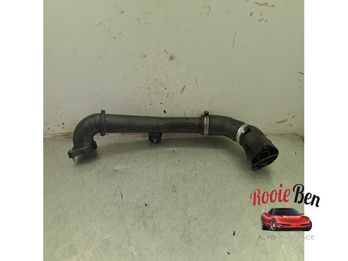 Gebrauchte Intercooler Rohr Volkswagen Passat Variant (3G5) 1.6 TDI 16V Preis € 25,00 Margenregelung angeboten von Rooie Ben autodemontage