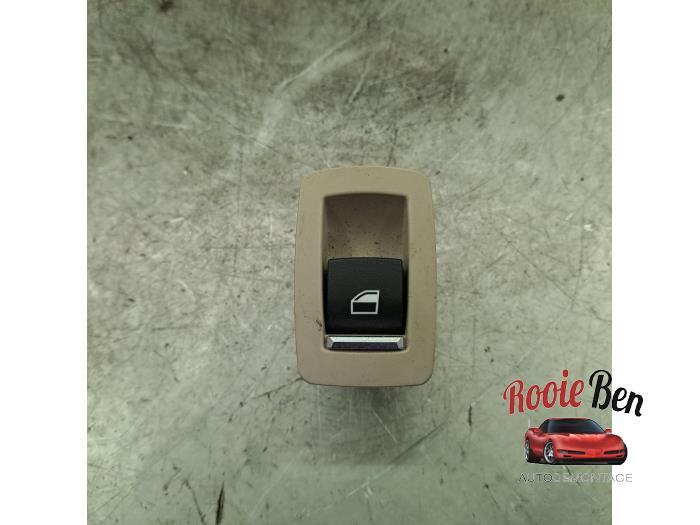 Usados Interruptor de ventanilla eléctrica BMW 3 serie (F30) 330e Precio € 15,00 Norma de margen ofrecido por Rooie Ben autodemontage