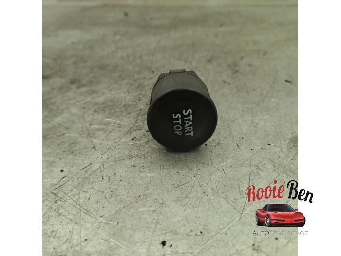 Używane Przelacznik Start/Stop Renault Megane III Grandtour (KZ) 2.0 16V TCe 180 Cena € 25,00 Procedura marży oferowane przez Rooie Ben autodemontage