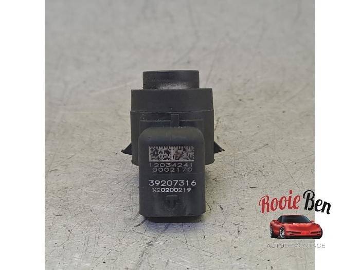 Usados Sensor PDC Opel Astra K Sports Tourer 1.2 Turbo 12V Precio € 25,00 Norma de margen ofrecido por Rooie Ben autodemontage