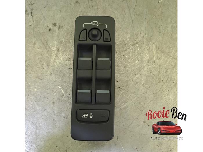 Usados Interruptor combinado de ventanillas Landrover Discovery Sport (LC) 2.0 TD4 150 16V Precio € 50,00 Norma de margen ofrecido por Rooie Ben autodemontage