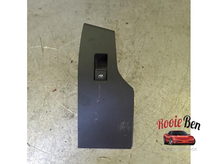 Usados Interruptor de ventanilla eléctrica Seat Leon (KLB) 1.0 TSI 12V Precio € 10,00 Norma de margen ofrecido por Rooie Ben autodemontage
