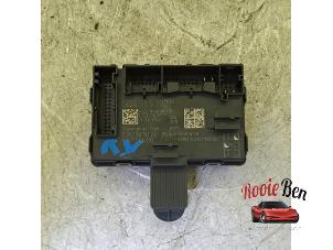 Używane Modul centralnego zamka Seat Leon (KLB) 1.0 TSI 12V Cena na żądanie oferowane przez Rooie Ben autodemontage