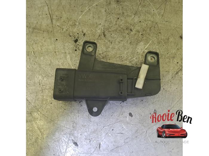 Usagé Ordinateur refroidisseur Volkswagen Up! (121) 1.0 12V 60 Prix € 50,00 Règlement à la marge proposé par Rooie Ben autodemontage