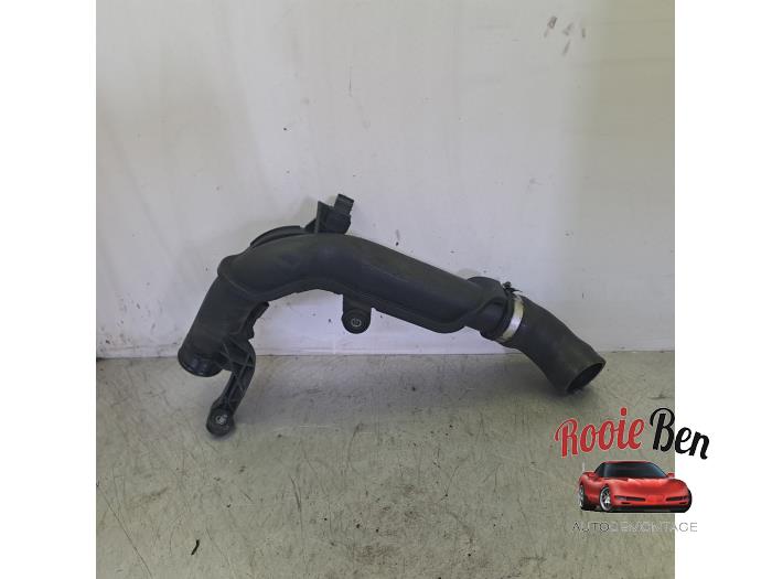 Gebrauchte Intercooler Rohr Volkswagen Caddy III (2KA,2KH,2CA,2CH) 1.6 TDI 16V Preis € 25,00 Margenregelung angeboten von Rooie Ben autodemontage
