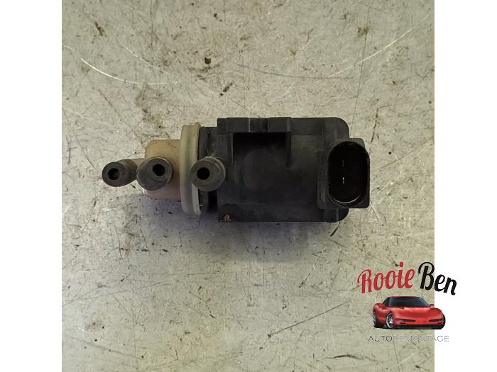 Begagnade Bränsletrycksregulator Volkswagen Polo V (6R) 1.2 TDI 12V BlueMotion Pris € 20,00 Marginaltabell erbjuds av Rooie Ben autodemontage