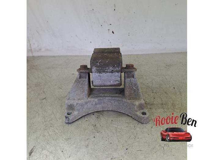 Gearbox mounting bracket