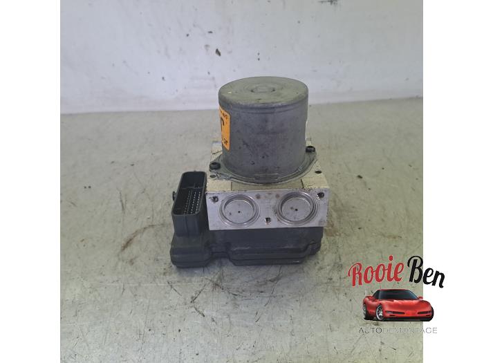 Begagnade ABS-pump Hyundai iX20 (JC) 1.4i 16V Pris € 100,00 Marginaltabell erbjuds av Rooie Ben autodemontage