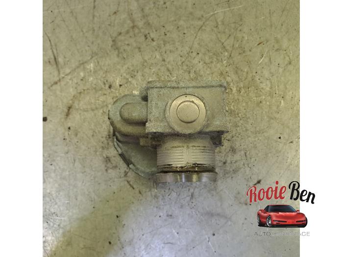 Drosselklappengehäuse van een Citroën DS3 (SA) 1.6 e-HDi 2012