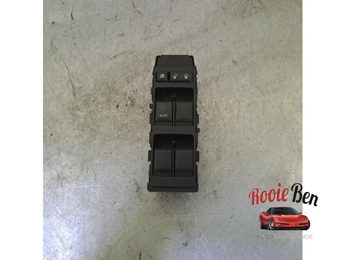 Usados Interruptor combinado de ventanillas Jeep Compass I (MK49) 2.4 16V 4x4 Precio € 50,00 Norma de margen ofrecido por Rooie Ben autodemontage