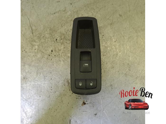Usados Interruptor de ventanilla eléctrica Dodge Nitro 3.7 STX V6 4x4 Autom. Precio € 15,00 Norma de margen ofrecido por Rooie Ben autodemontage
