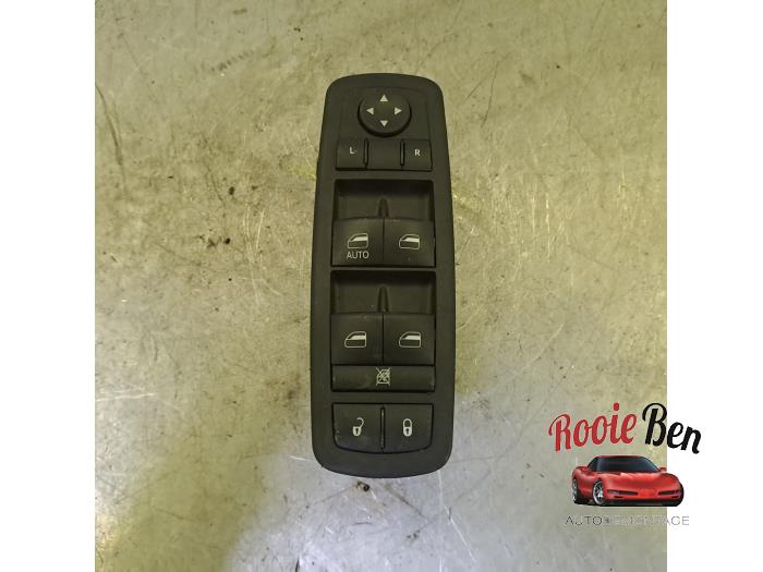 Usados Interruptor combinado de ventanillas Dodge Nitro 3.7 STX V6 4x4 Autom. Precio € 50,00 Norma de margen ofrecido por Rooie Ben autodemontage
