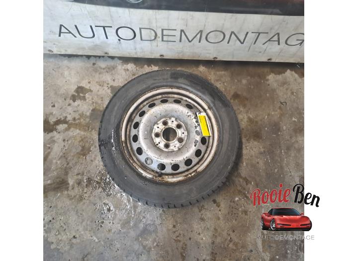Begagnade Hjul + vinterdäck Mercedes Vito (447.6) 2.2 114 CDI 16V Pris € 75,00 Marginaltabell erbjuds av Rooie Ben autodemontage