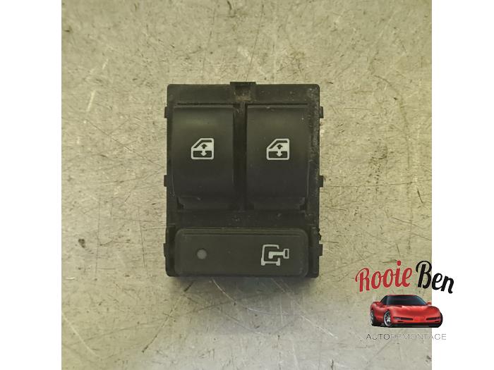 Używane Przelacznik combi okienny Fiat Doblo Cargo (263) 1.3 MJ 16V DPF Euro 5 Cena € 25,00 Procedura marży oferowane przez Rooie Ben autodemontage