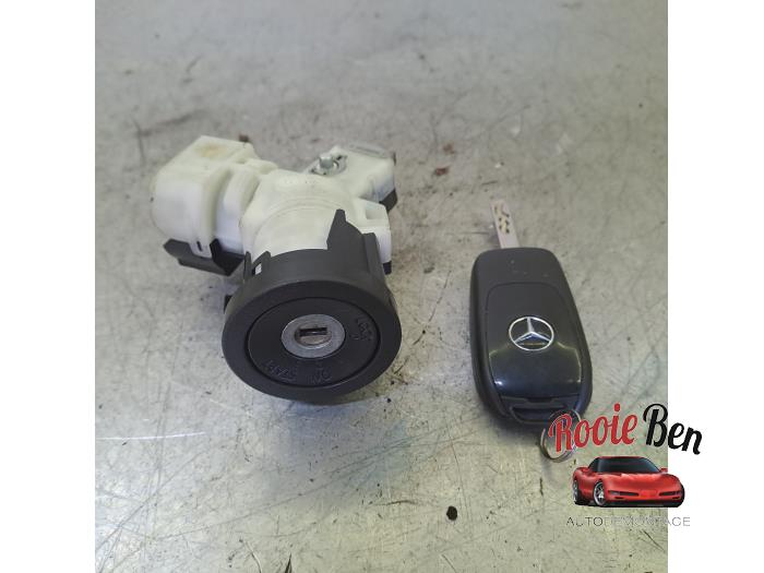 Używane Stacyjka + Kluczyk Mercedes Citan (420.6) 1.5 108 CDI Cena na żądanie oferowane przez Rooie Ben autodemontage