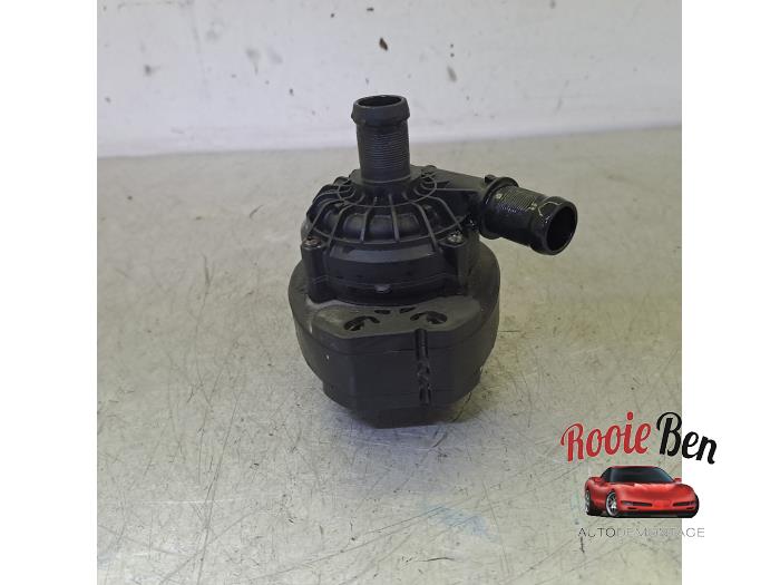 Begagnade Vattenpump Renault Arkana (RJLL) 1.6 E-Tech 145 16V Pris € 75,00 Marginaltabell erbjuds av Rooie Ben autodemontage