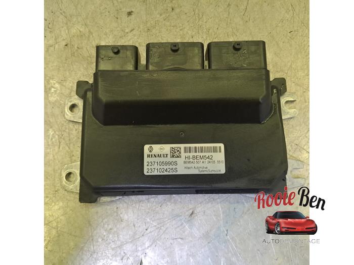 Used Engine management computer Renault Arkana (RJLL) 1.6 E-Tech 145 16V Price € 200,00 Margin scheme offered by Rooie Ben autodemontage