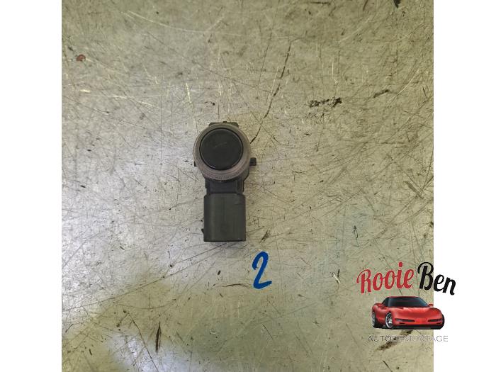 Usados Sensor PDC Peugeot 308 SW (L4/L9/LC/LJ/LR) 1.2 12V e-THP PureTech 110 Precio € 25,00 Norma de margen ofrecido por Rooie Ben autodemontage