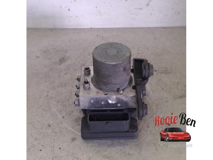 Begagnade ABS-pump Volkswagen Polo VI (AW1) 1.0 MPi 12V Pris € 100,00 Marginaltabell erbjuds av Rooie Ben autodemontage