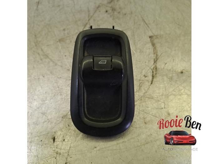 Usados Interruptor de ventanilla eléctrica Ford Transit Custom 2.2 TDCi 16V Precio € 15,00 Norma de margen ofrecido por Rooie Ben autodemontage