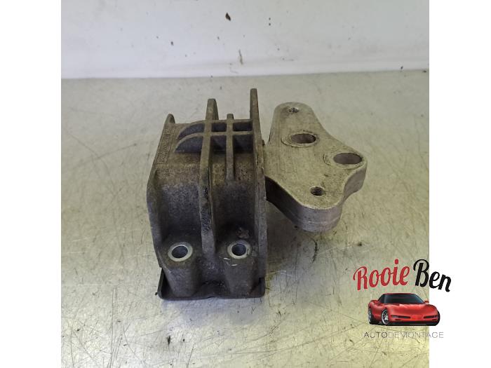 Usagé Support moteur Ford Transit Custom 2.2 TDCi 16V Prix € 25,00 Règlement à la marge proposé par Rooie Ben autodemontage