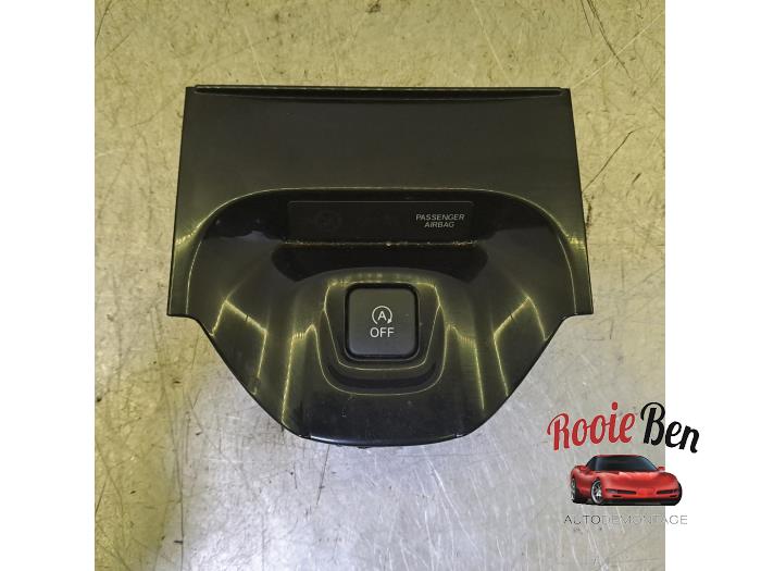Używane Przelacznik Start/Stop Honda HR-V (RU) 1.5 i-VTEC 16V Cena na żądanie oferowane przez Rooie Ben autodemontage