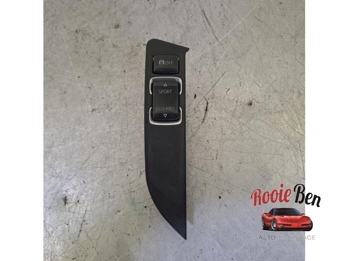 Używane Przelacznik ESP BMW 1 serie (F20) 118i 1.5 TwinPower 12V Cena € 25,00 Procedura marży oferowane przez Rooie Ben autodemontage